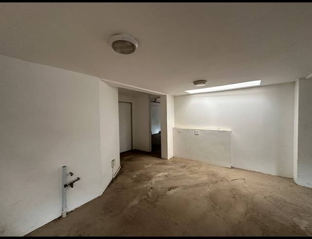 151.70M² OFFICE TO LET IN DIE HOEWES
